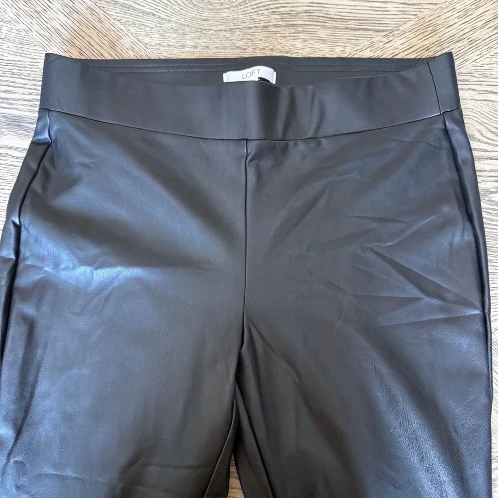 LOFT Black Faux Leather Leggings Slim Tapered Pants Size L Seam Detail